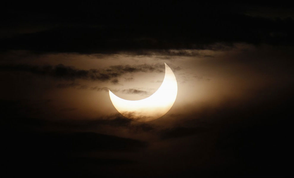 Необычное солнечное затмение: Луна в огненном кольце